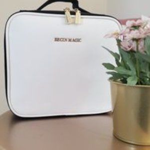 Begin Magic, Makeup Case w/Mirror NWOT